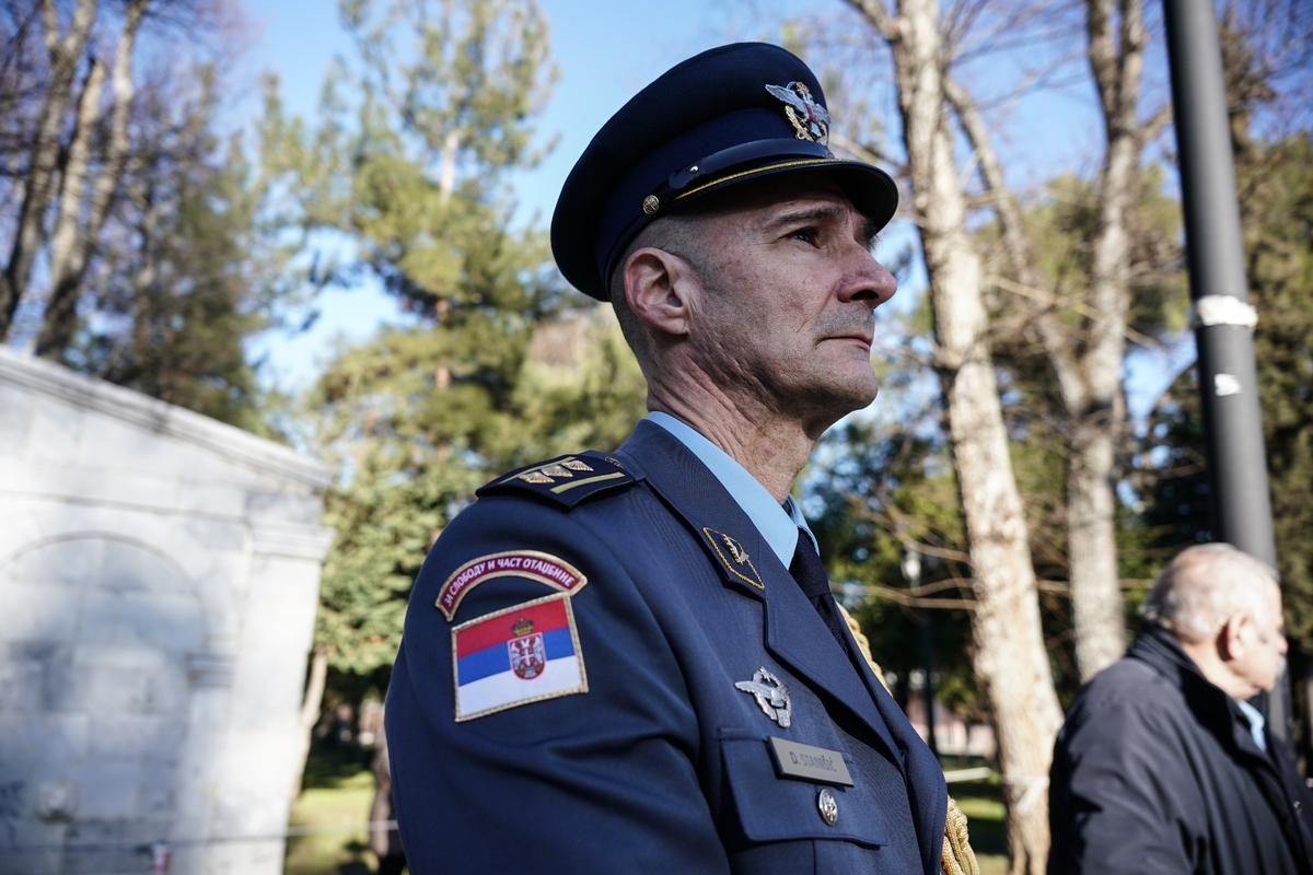 Συγκινεί ο Σέρβος πιλότος που βρέθηκε στην κηδεία του Τουρούτσικα: «Είμαστε μια οικογένεια»