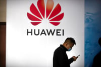 Μπλόκο ΗΠΑ σε γνωστές κινέζικες εταιρείες - Τέλος οι πωλήσεις για Huawei και ZTE