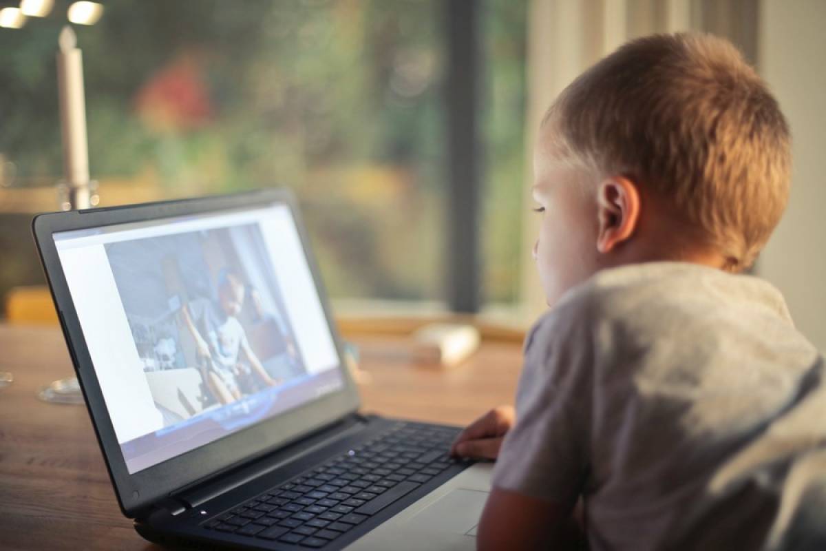 Έρευνα: Από τη βρεφική ηλικία η ενασχόληση με την τηλεόραση