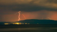 Ξεκίνησε η κακοκαιρία: Σφοδρές καταιγίδες στην Ηλεία και ριπές 12 μποφόρ στο Ιόνιο - Στο «κάδρο» και η Αττική (Live Εικόνα)