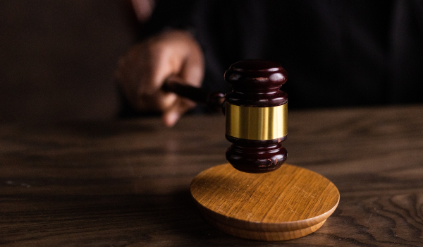 Χανιά: Ένοχος ο σύζυγος για τη δολοφονία της 49χρονης Έφης Τσιχλάκη