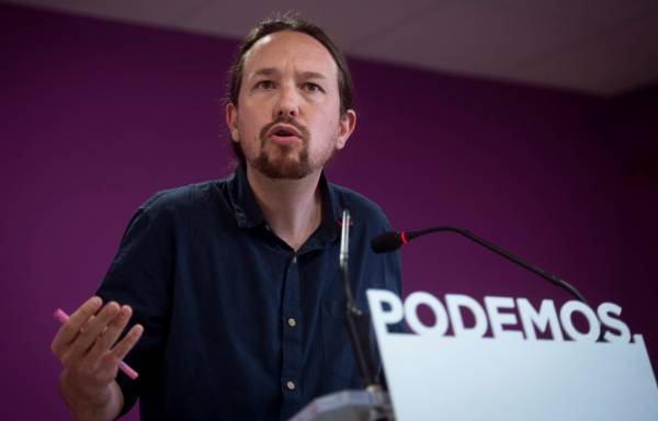 Ισπανία: «Ναι» των Podemos στον σχηματισμό κυβέρνησης με τους Σοσιαλιστές