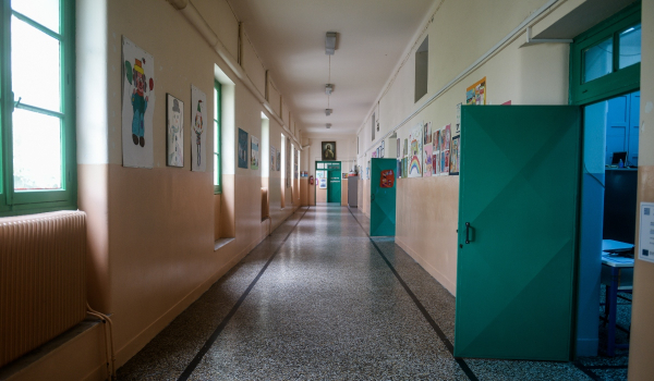 Κρήτη: Δάσκαλος κατηγορείται ότι έπιασε μαθητή από τον λαιμό
