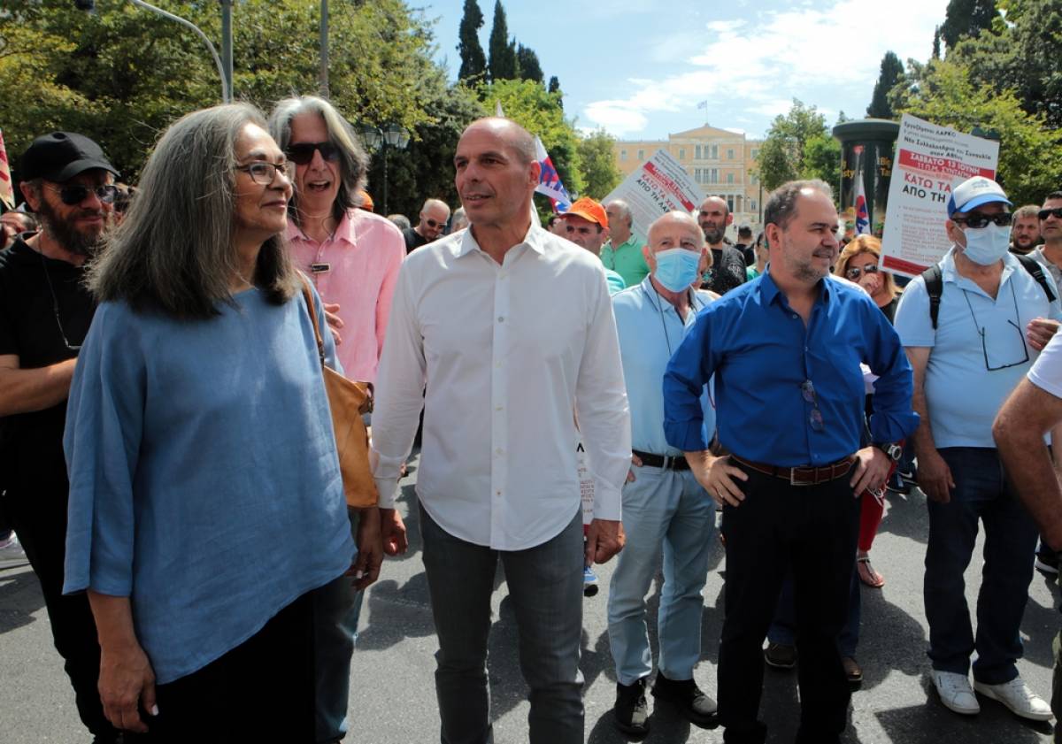 Βαρουφάκης: Η ΛΑΡΚΟ πρέπει να μείνει στη διάθεση του ελληνικού λαού