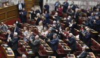 Ποια μεγάλα ονόματα του ΣΥΡΙΖΑ χάνουν την έδρα τους – 24 λιγότερες πήρε το κόμμα