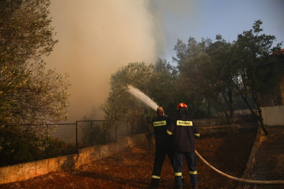 Συναγερμός για φωτιές την Κυριακή 23/7: Πρώτη φορά η μισή Ελλάδα σε κατηγορία ακραίου «κινδύνου 5» (χάρτης)