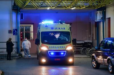 «Εμπόλεμη ζώνη» τα νοσοκομεία στη Θεσσαλονίκη - Γεμάτες οι ΜΕΘ, «κατακλυσμός» στις εφημερίες