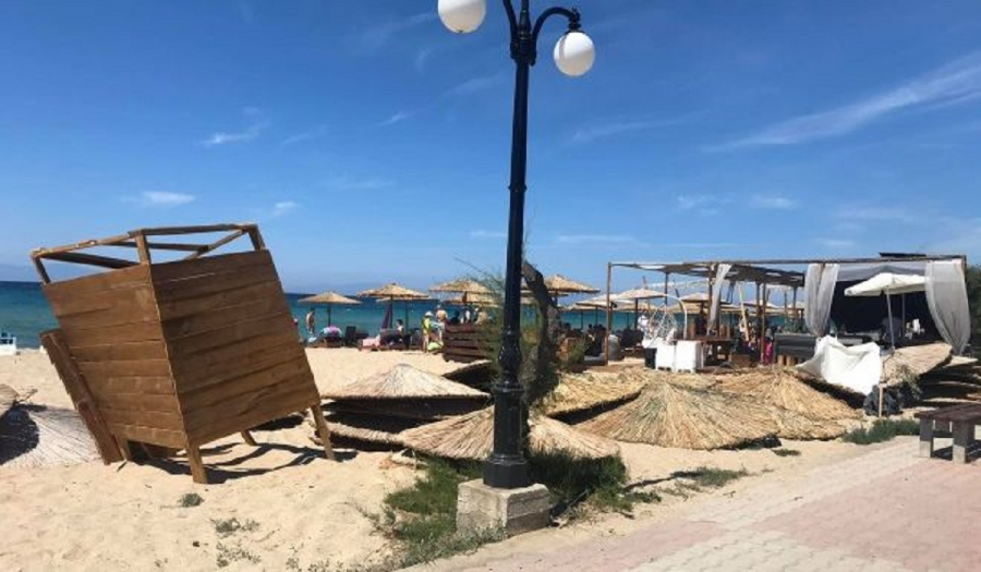 Χαλκιδική: Ανεμοστρόβιλος «χτύπησε» την παραλία στα Νέα Μουδανιά - Τραυματίες και υλικές ζημιές