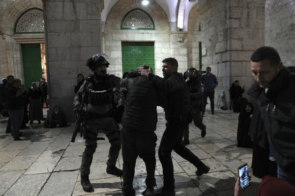 Επίθεση Τσαβούσογλου στο Ισραήλ: Να τερματίσει αμέσως τέτοιες επιθέσεις, λέει για το αλ Ακσά