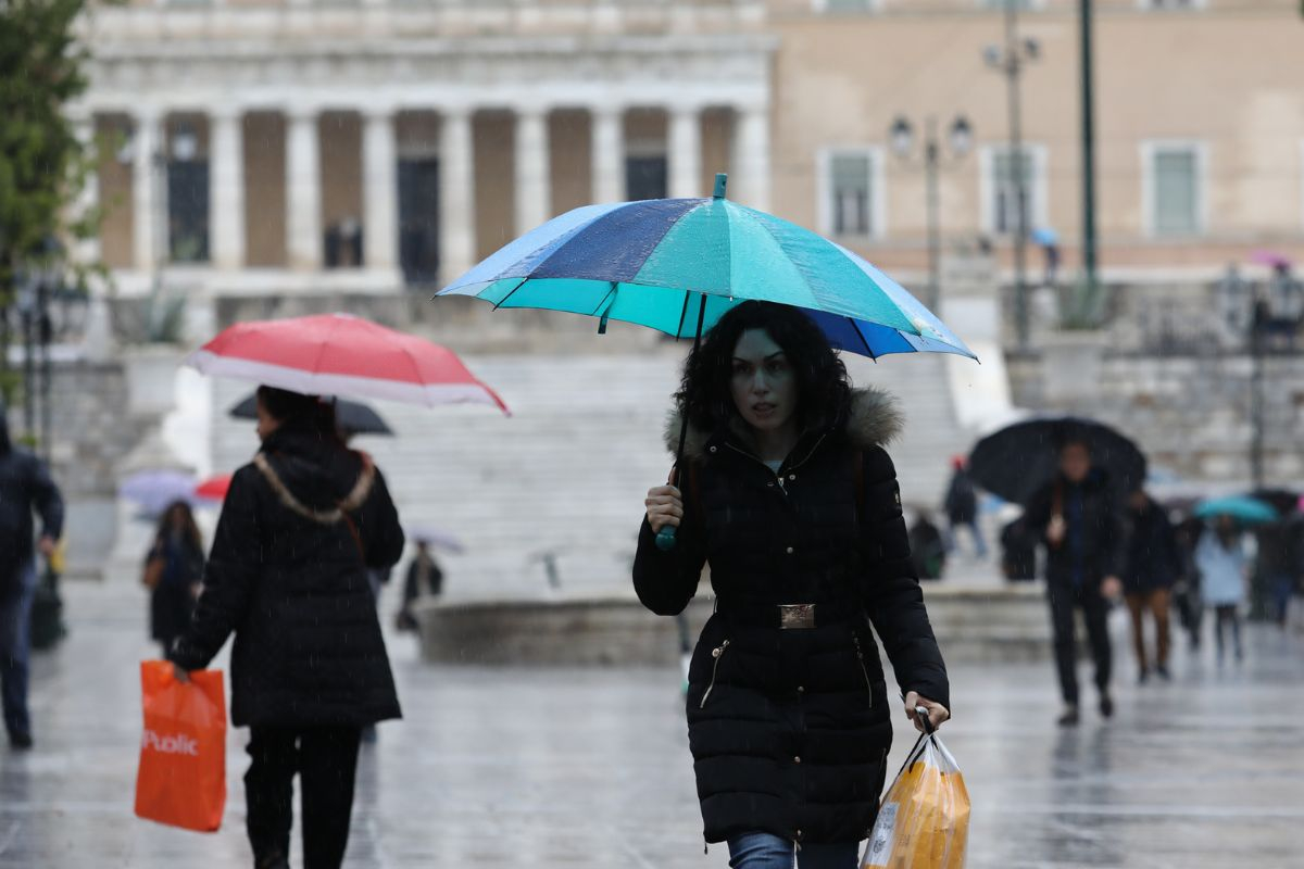 Με βροχές ο Άγιος Βαλεντίνος στην Αθήνα - Πότε θα βρέξει σήμερα