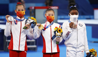 Ολυμπιακοί Αγώνες – Γυμναστική: «Χρυσή» η Τανγκ – Επιστροφή στα μετάλλια για την Μπάϊλς
