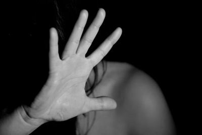 Πάνω από 1 στις 4 γυναίκες έχει υποστεί βία από τον σύντροφό της - Η θέση της Ελλάδας