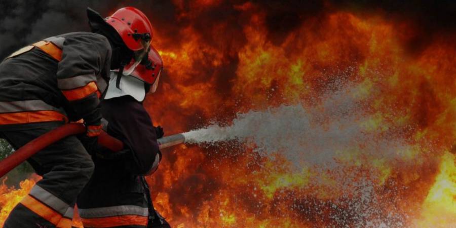 Κορινθία: Μεγάλη φωτιά σε σούπερ μάρκετ στο Χιλιομόδι