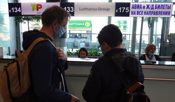 Κορονοϊός: «Ελάτε 4 ώρες νωρίτερα στο αεροδρόμιο», συνιστά αεροπορική λόγω των ελέγχων