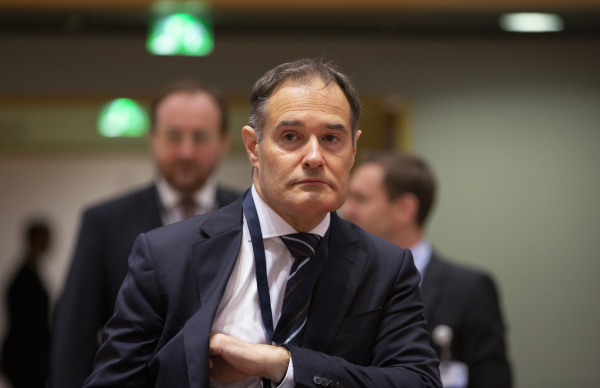 Γαλλία: Ο πρώην επικεφαλής της Frontex προσχωρεί στο ακροδεξιό κόμμα