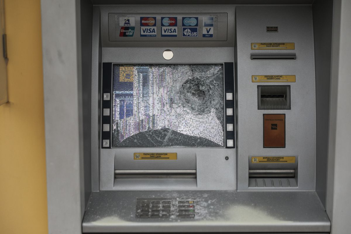 Καταδρομική επίθεση σε τράπεζα στην Κυψέλη