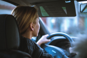 Οι γυναίκες οδηγοί κινδυνεύουν περισσότερο από τα τροχαία ατυχήματα