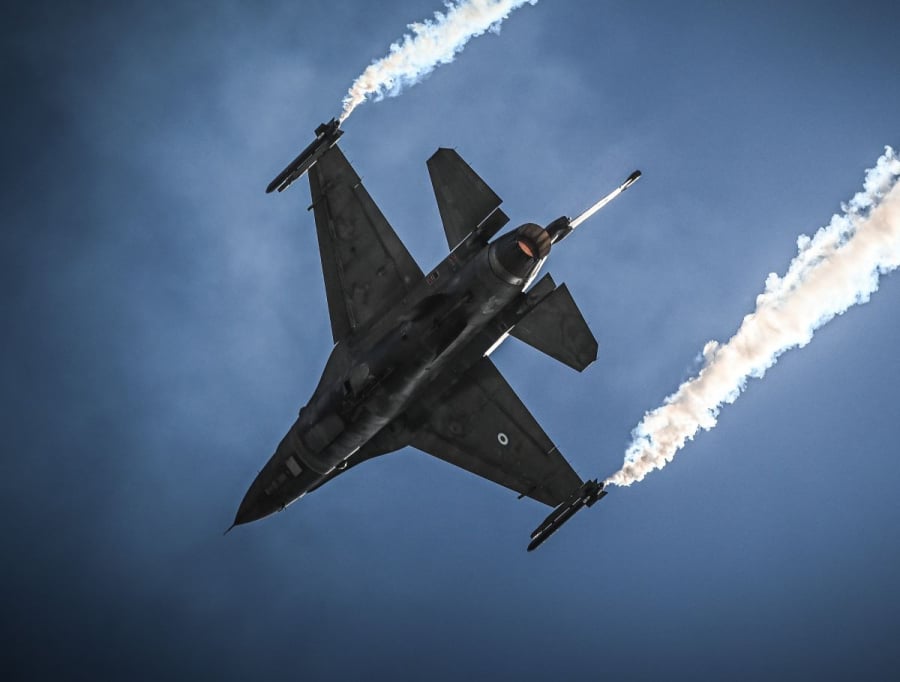 Ανθρώπινο λάθος και όχι μηχανική βλάβη η πιθανότερη αιτία για την πτώση του F-16