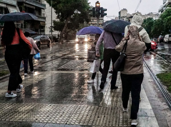 Αλλάζει ο καιρός την παραμονή της Πρωτοχρονιάς: Νέα πρόγνωση για 4ήμερο με βροχές