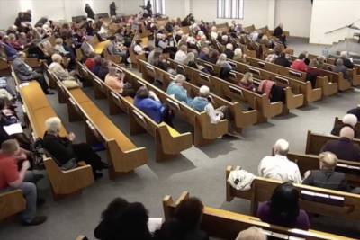 ΗΠΑ: Η στιγμή που ο δράστης πυροβολεί εν ώρα λειτουργίας σε εκκλησία (Βίντεο)