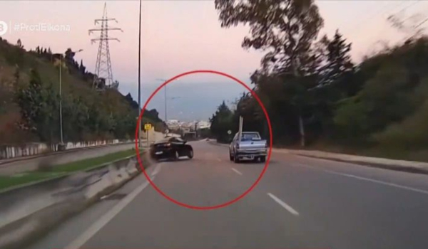 Πάτρα: Αυτοκίνητο έφερε τούμπες μπροστά σε κάμερα