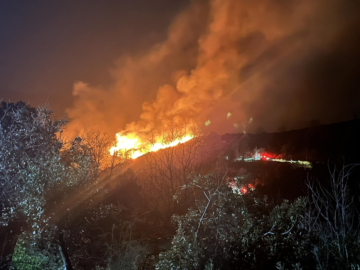 Φωτιά στη Σκλίβανη Ιωαννίνων - Σε δύσβατη περιοχή η πυρκαγιά