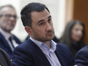 Αλ. Χαρίτσης: «Ο κ. Μητσοτάκης επιχειρεί να φιμώσει τους πολιτικούς του αντιπάλους»