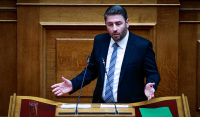 Ανδρουλάκης: Πρωθυπουργός των σούπερ μάρκετ και τροχονόμος των συμφερόντων ο κ. Μητσοτάκης