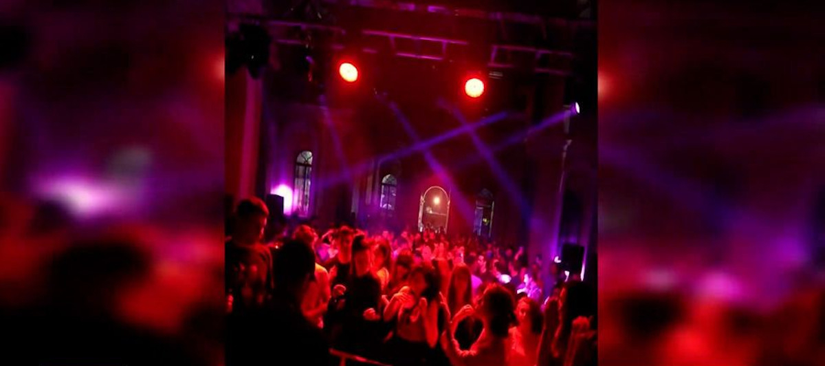 Πρόκληση στη Σμύρνη: Έκαναν πάρτι με ηλεκτρονική μουσική σε Ορθόδοξη Εκκλησία (Βίντεο)