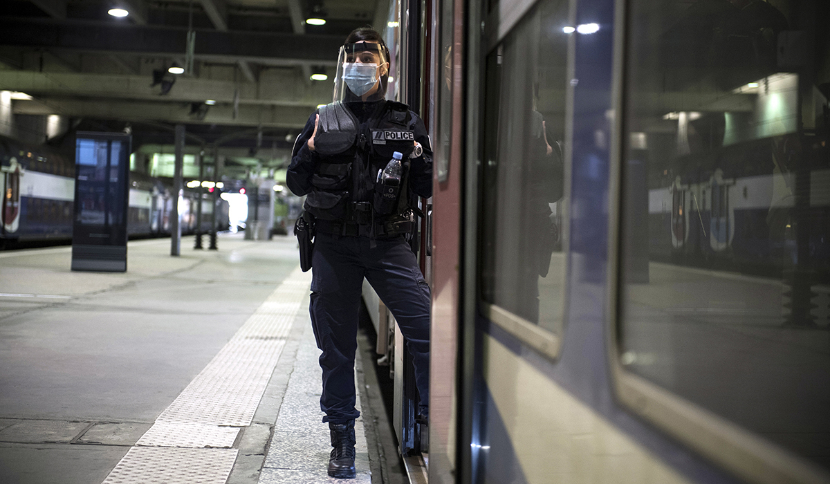 Παρίσι: Άνδρας με μαχαίρι σε σταθμό τρένου - Δυνάμεις ασφαλείας άνοιξαν πυρ εναντίον του