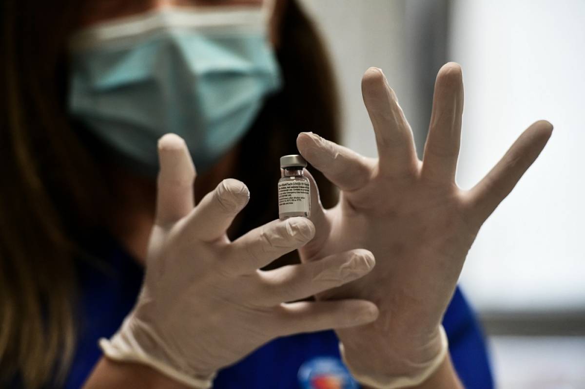 220.000 εμβολιασμούς μέχρι τα τέλη Ιανουαρίου υπόσχεται το Υπ. Υγείας