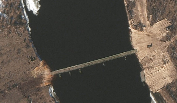 Ουκρανία: Οι Ρώσοι κατασκεύασαν γέφυρα σε ποτάμι που οδηγεί στο Κίεβο! (Εικόνα ντοκουμέντο)