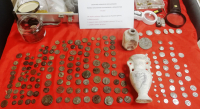 Θεσσαλονίκη: Αρχαιοκάπηλος προσπάθησε να στείλει αρχαία νομίσματα στη Γερμανία κρυμμένα σε ελαιόλαδο