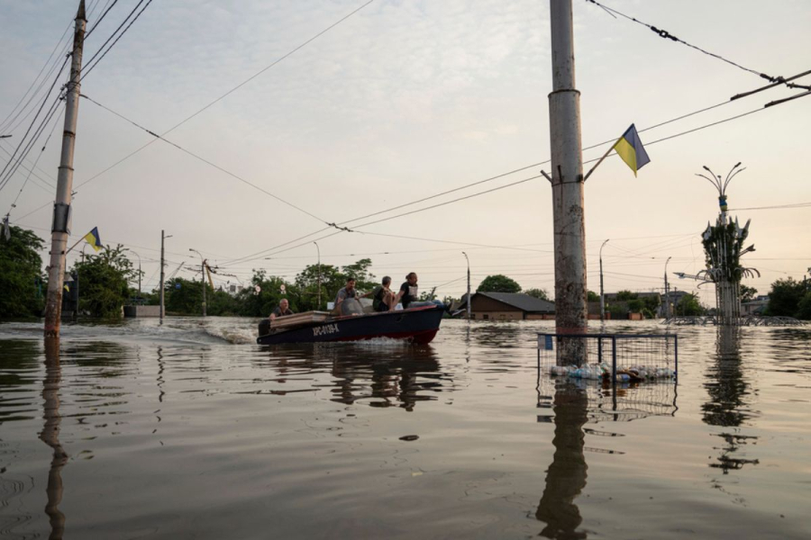 Φράγμα Καχόβκα: Tρεις νεκροί, χιλιάδες άστεγοι και απόγνωση στην πλημμυρισμένη Χερσώνα