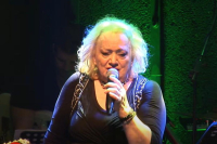 Πέθανε η τραγουδίστρια Βάσω Χατζή - Η «υπόκλιση» της Χαράς Βέρρα