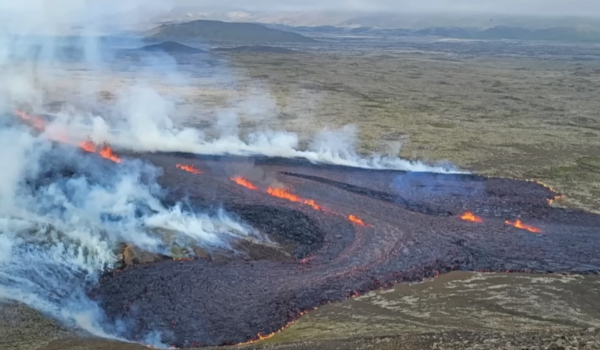 Ισλανδία: Νέα ηφαιστειακή έκρηξη κοντά στο Ρέικιαβικ (Φωτογραφίες, Βίντεο)