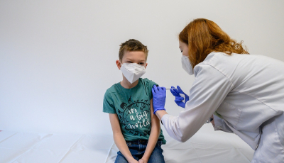 Τρίτη δόση εμβολίου: Δοκιμές της Pfizer σε παιδιά κάτω των 5 ετών