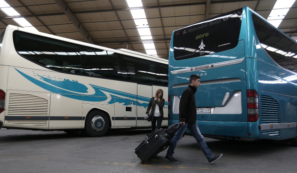 Επίθεση με πέτρες σε λεωφορείο του ΚΤΕΛ στην εθνική Αθηνών - Πατρών