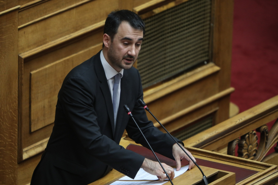 Χαρίτσης: «Ο κ. Μητσοτάκης προσβάλλει την κοινωνία και η κυβέρνηση νομοθετεί σε βάρος της»