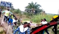 Κονγκό: Γέφυρα καταρρέει την ώρα που γίνονται τα εγκαίνια (Βίντεο)