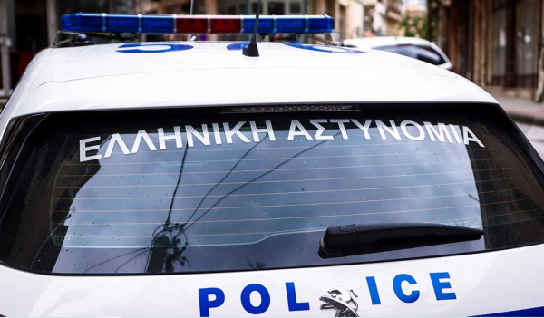 Θεσσαλονίκη: Αδέσποτη βολίδα σε όχημα που επέβαινε 40χρονη με το παιδί της