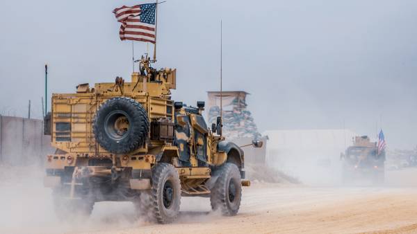 Τύμπανα πολέμου στη Μέση Ανατολή: Ο Τραμπ στέλνει 3.500 στρατιώτες