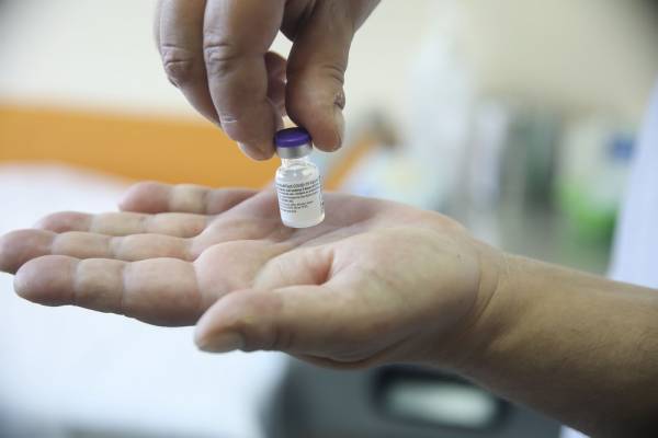 Σύψας: Πότε δεν πρέπει να κάνουμε το εμβόλιο κορονοϊού
