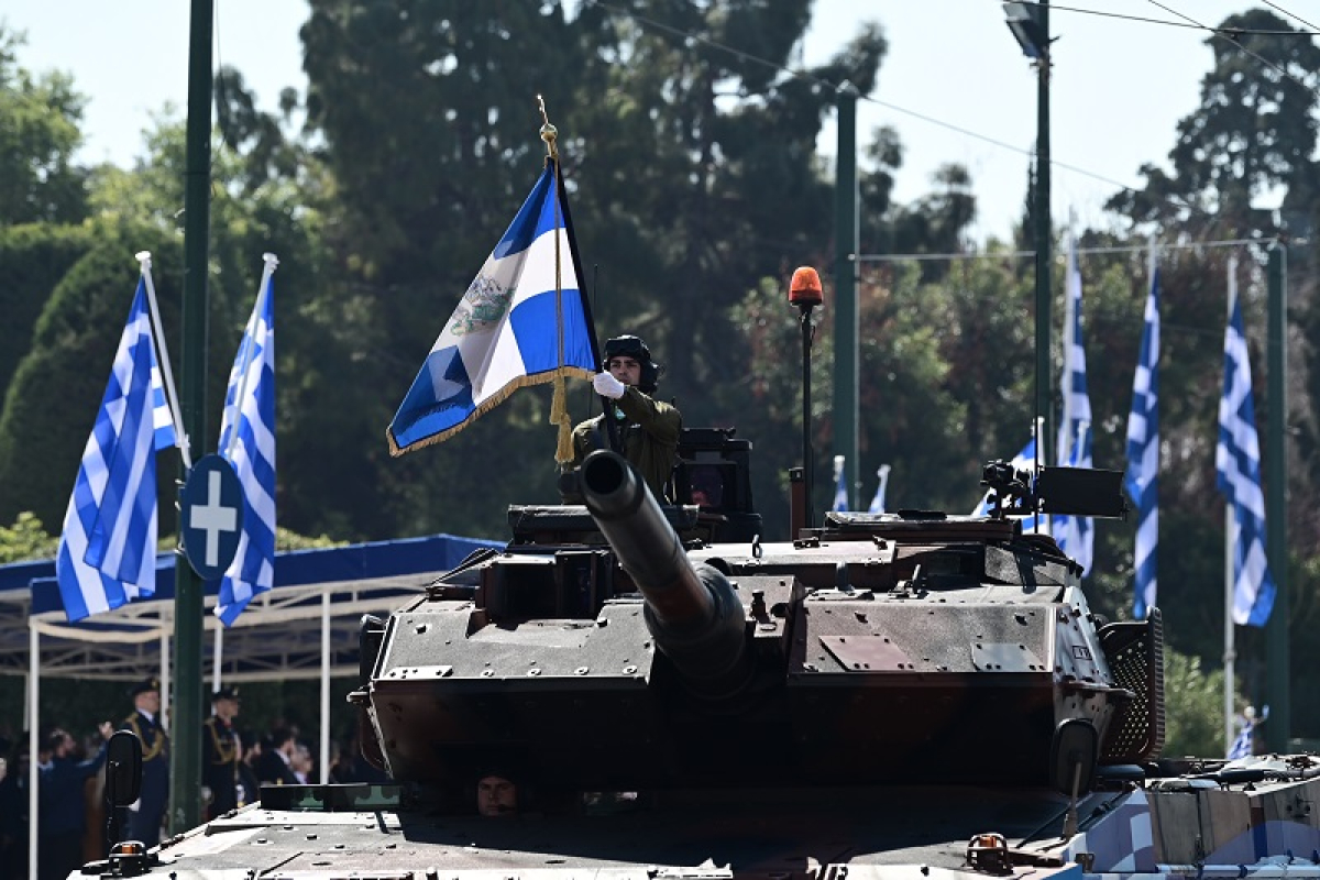25η Μαρτίου: Δείτε φωτογραφίες και βίντεο από τη στρατιωτική παρέλαση στην Αθήνα