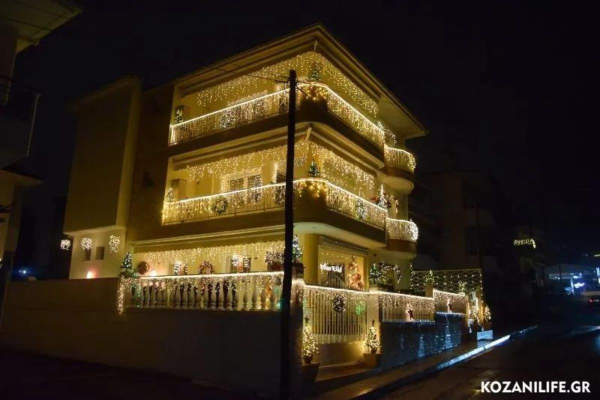 Κοζάνη: Το πιο εντυπωσιακά στολισμένο σπίτι με πάνω από 10.000 λαμπιόνια (Φωτογραφίες)
