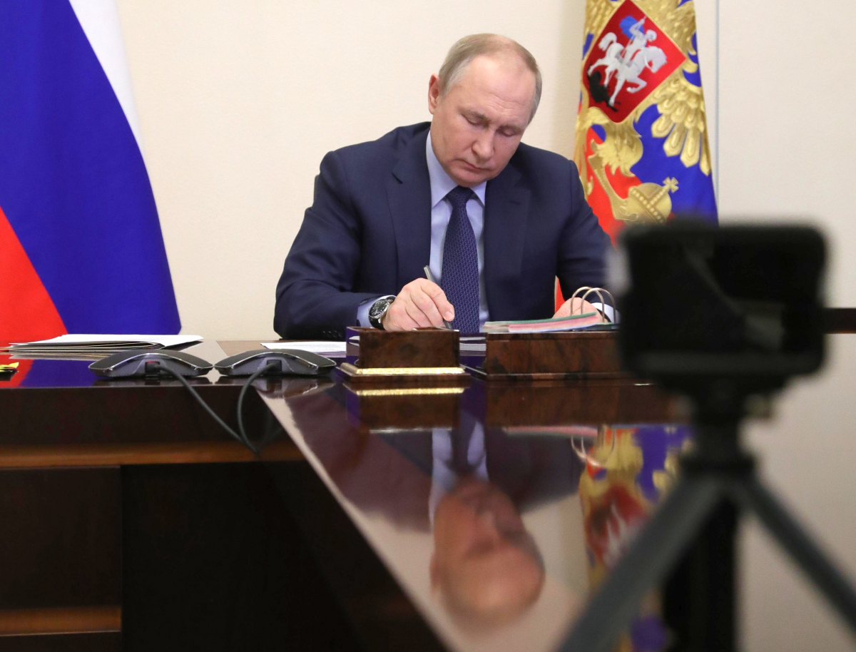 Ο Πούτιν διέταξε να αλλάξουν σε ρούβλια οι πληρωμές για το φυσικό αέριο έως 31 Μαρτίου