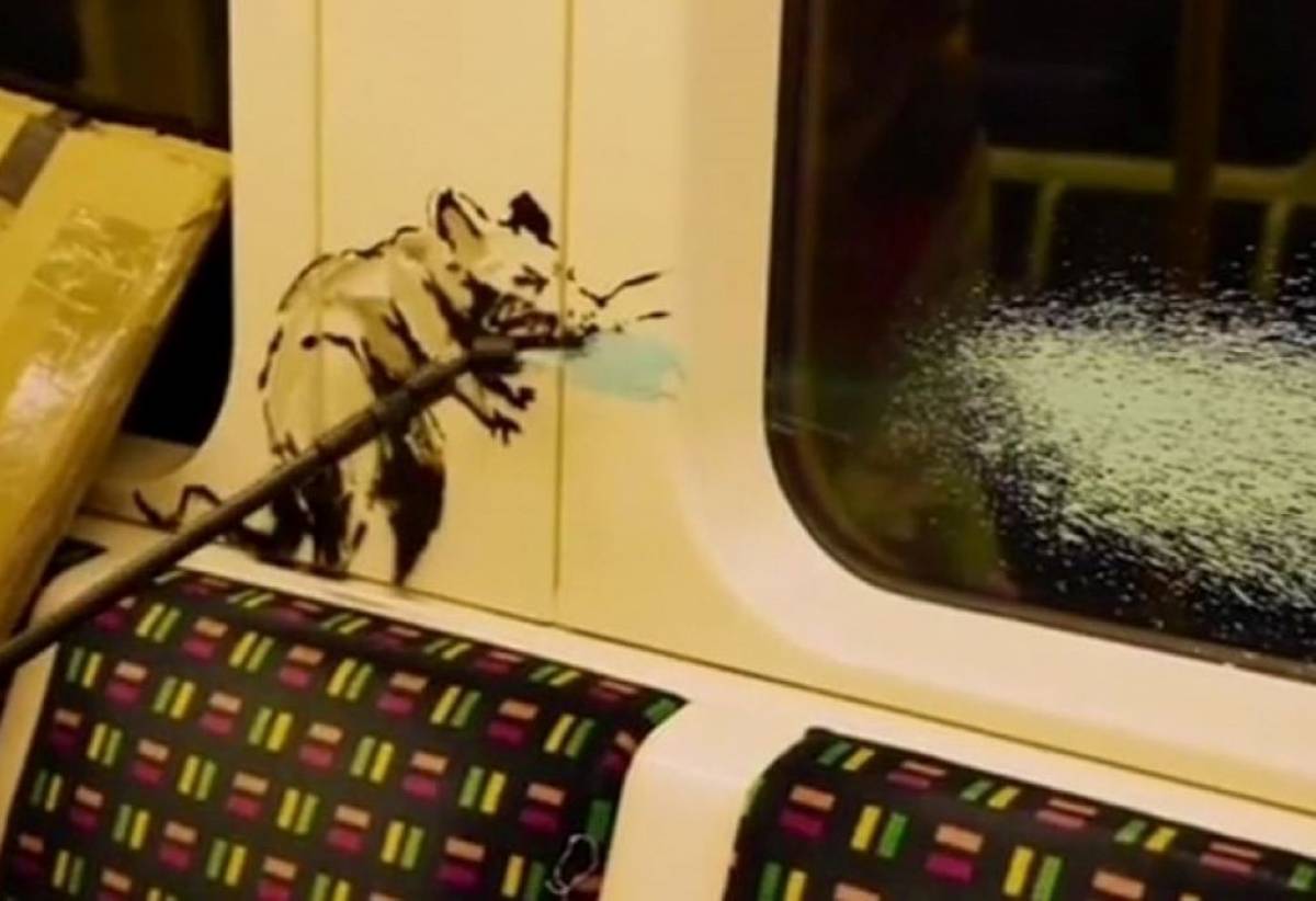 Έσβησαν από λάθος το γκράφιτι του Banksy για τη χρήση μάσκας στο μετρό