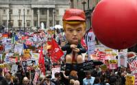 Λονδίνο: Χιλιάδες άνθρωποι διαδήλωσαν ενάντια στην επίσκεψη Τραμπ (εικόνες)