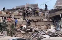 Κατέρρευσαν κτίρια στη Σμύρνη (βίντεο)