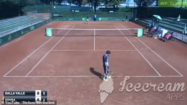 Διαιτητής τένις έκανε «καμάκι» σε 16χρονη κατά τη διάρκεια αγώνα
